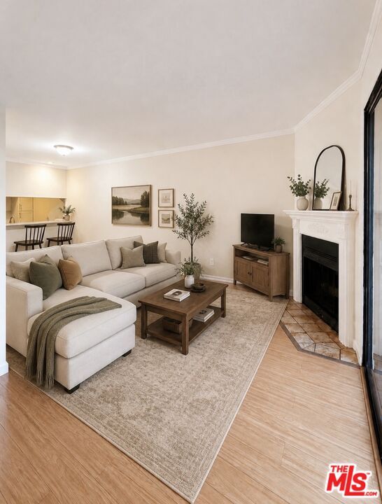 Photo - 15113 Saticoy St