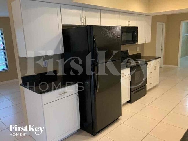 Photo - 233 SW 38th St