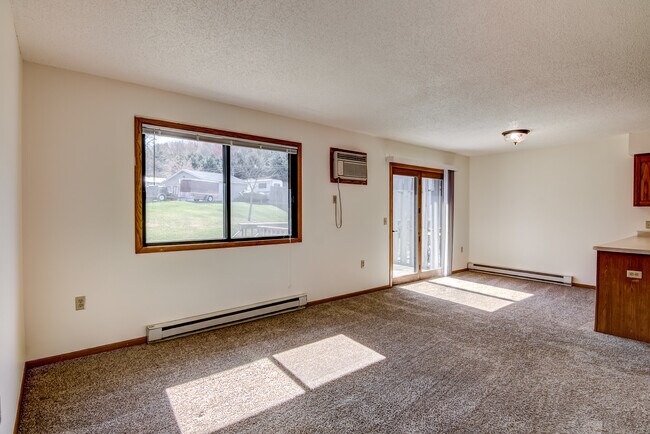 Photo - 2820 Edgewood Dr