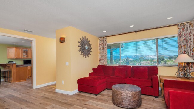 1527 Calavo Dr