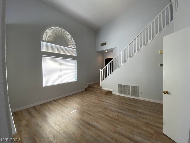 Photo - 808 Midpride St