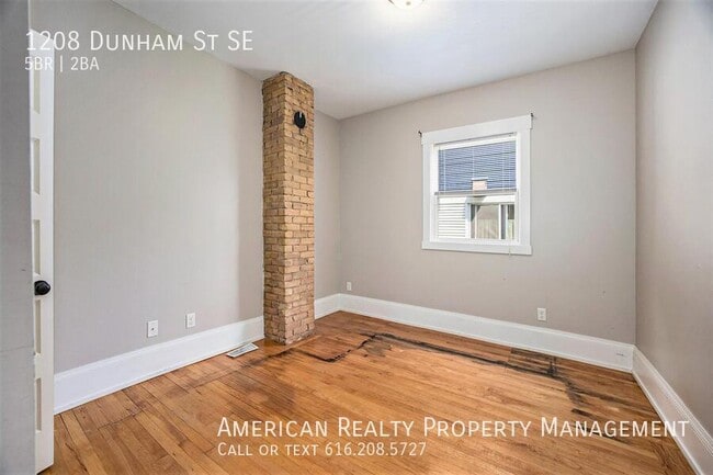 Photo - 1208 Dunham St SE