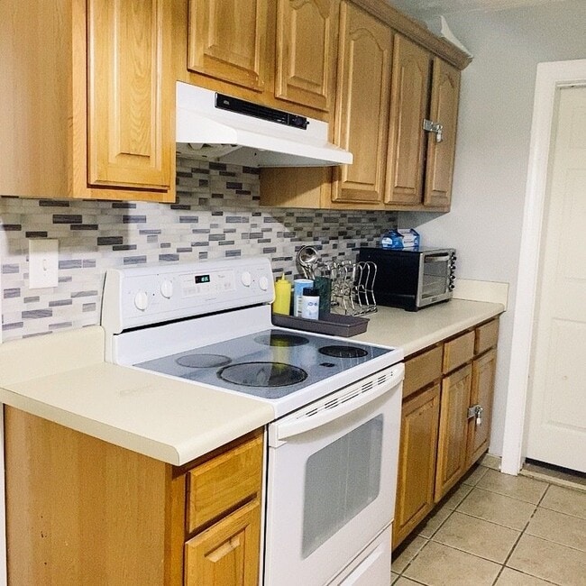 Photo - 3033 Parkwood Dr Unit 2