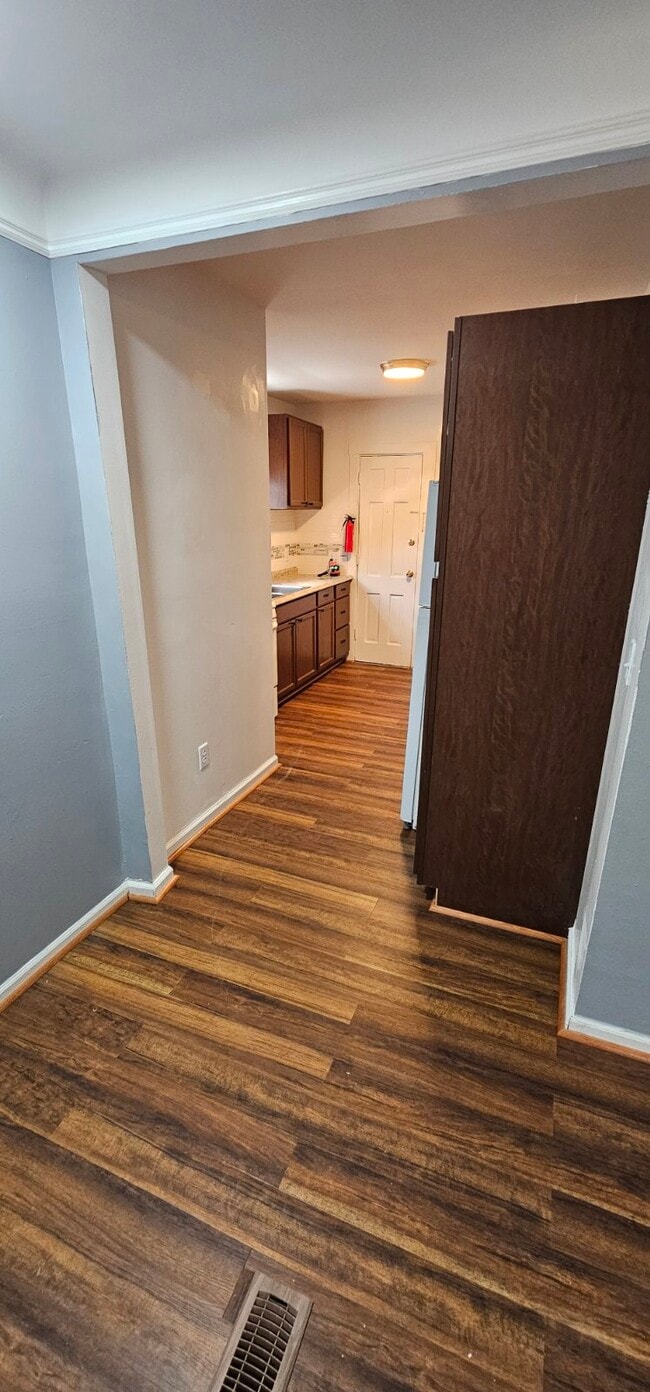 213 Perrin St Unit 213 perrin street, Apt#1