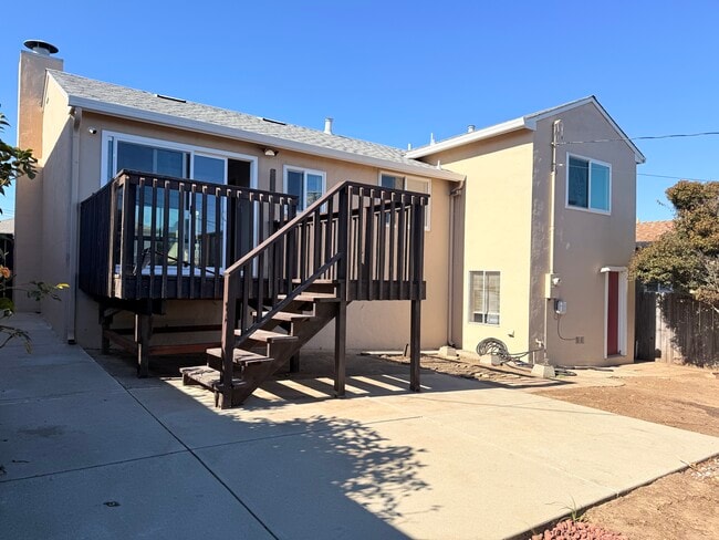 215 Hazelwood Dr