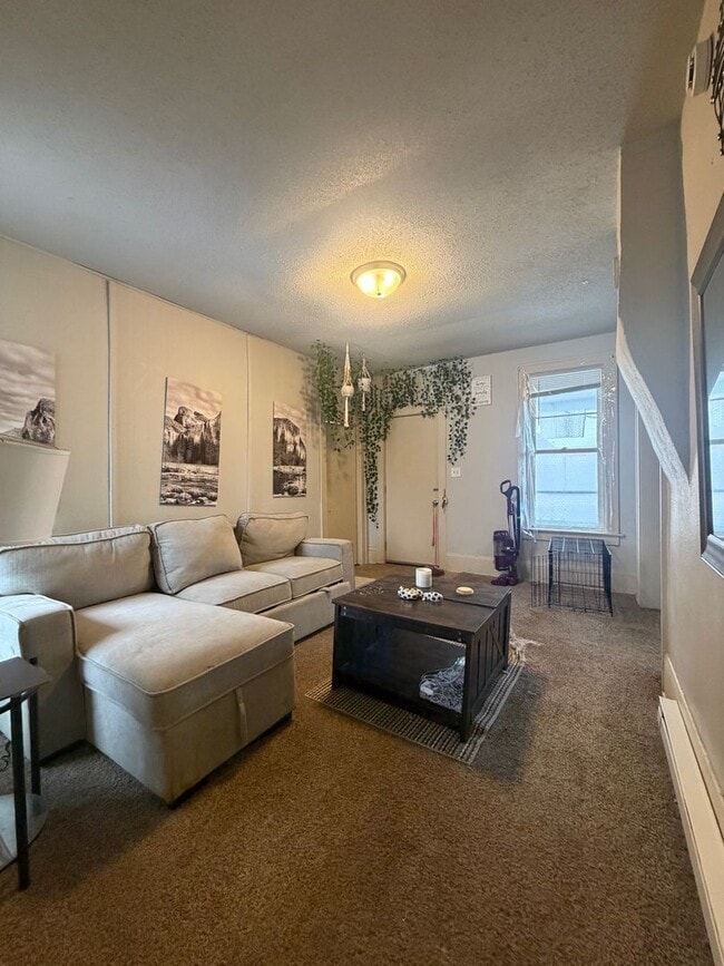 Building Photo - 907 Forest St Unit 1