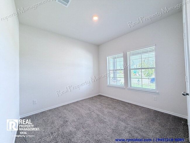 621 Dunhill Rd