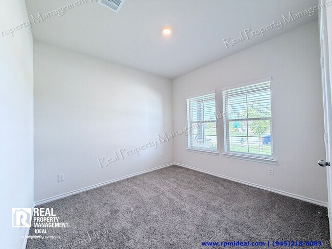 Photo - 621 Dunhill Rd