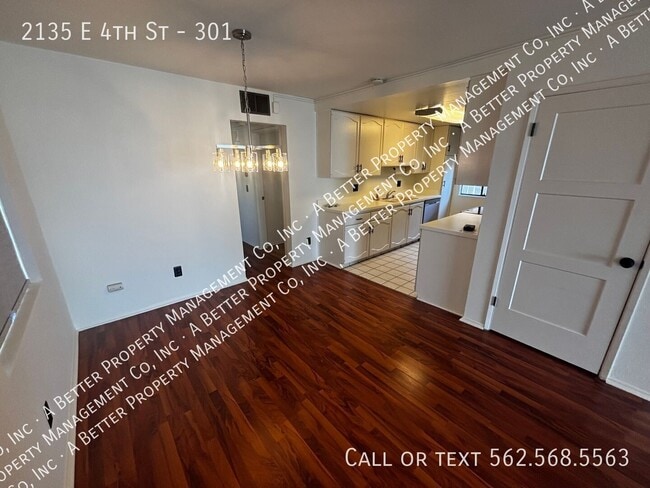 2135 E 4th St