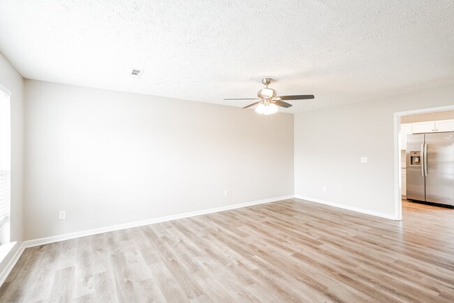 Photo - 4006 Deer Run Trce