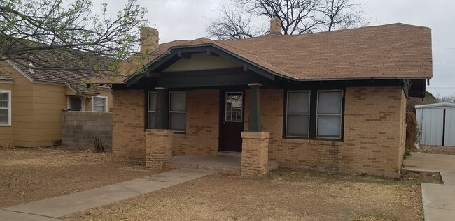 Building Photo - 1803 Runnels St Rental