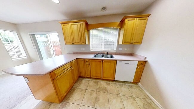 Photo - RENT SPECIAL! $500 OFF OF FIRST MONTH! 3 Bedroom, 2.5 Bath in the Cordata/Meridian Area!