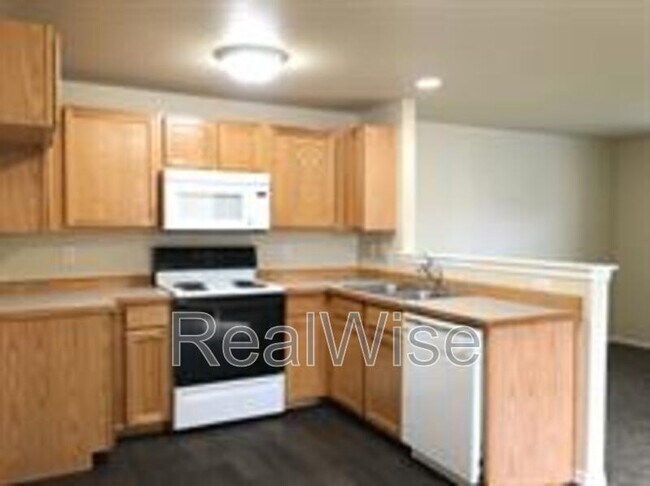 Photo - 2621 NW Cedar Ave