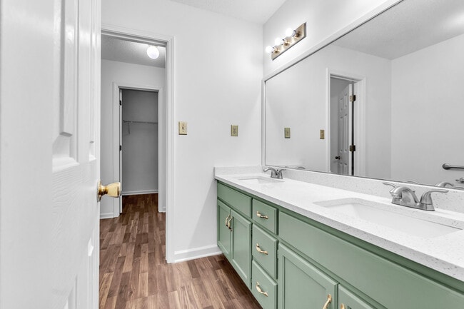 Photo - 7340 Roundtable Dr