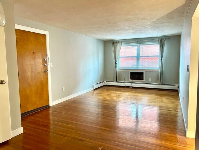 8 Commonwealth Ct Unit 16
