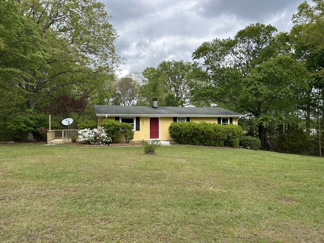 Front yard - 486 Wilmouth Rd Rental
