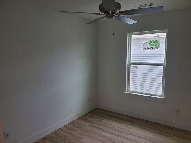 Photo - 1205 Nedra Dr Unidad A