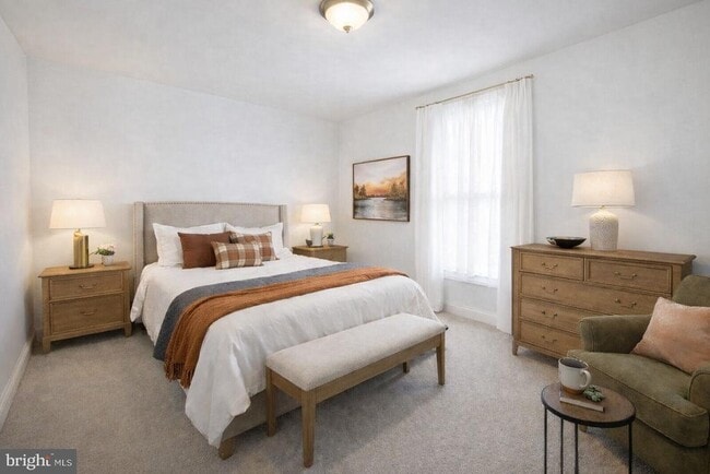 Photo - 790 S Front St