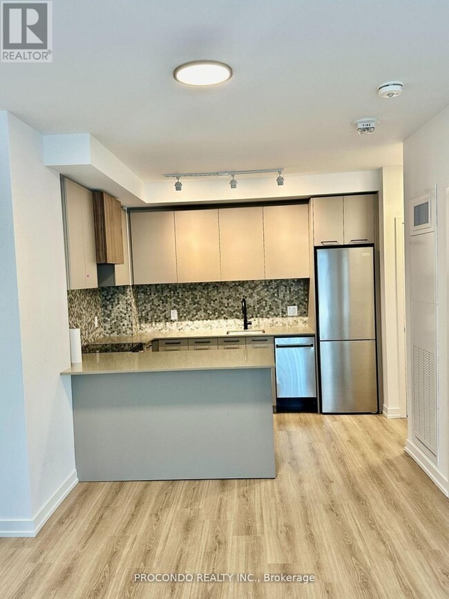 Photo - 30 Lagerfeld Dr