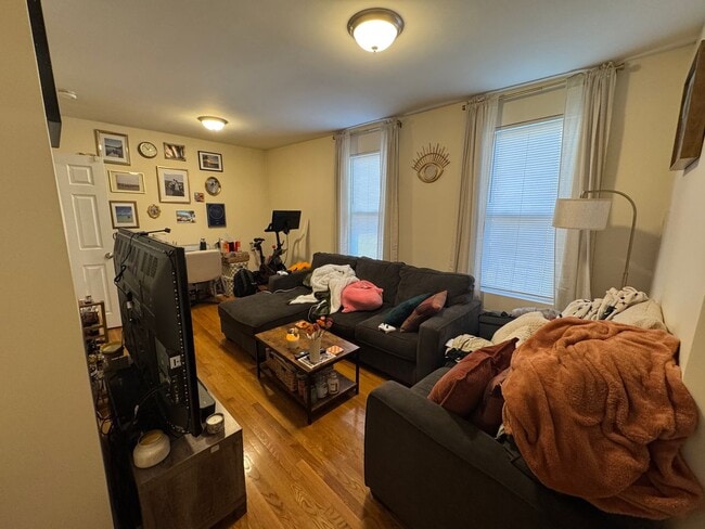 Photo - 220 Middlesex Ave Unit 4