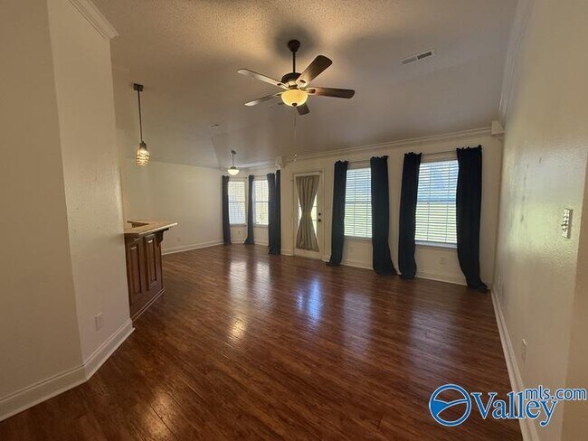 Photo - 104 Cypress Creek Dr