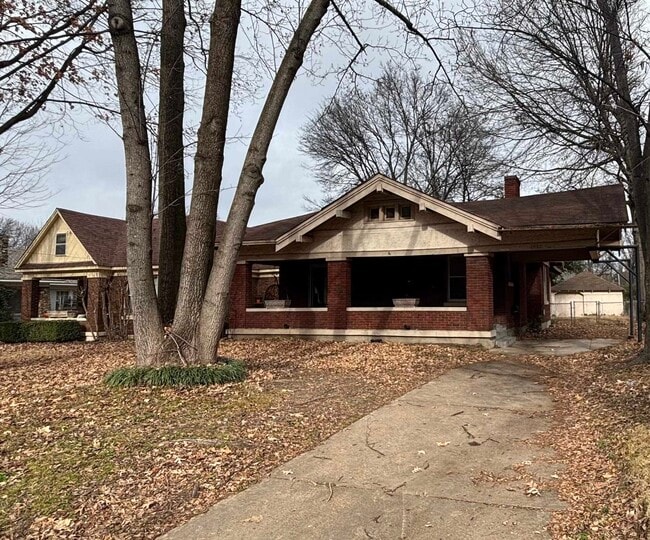 Building Photo - 1980 Snowden Ave