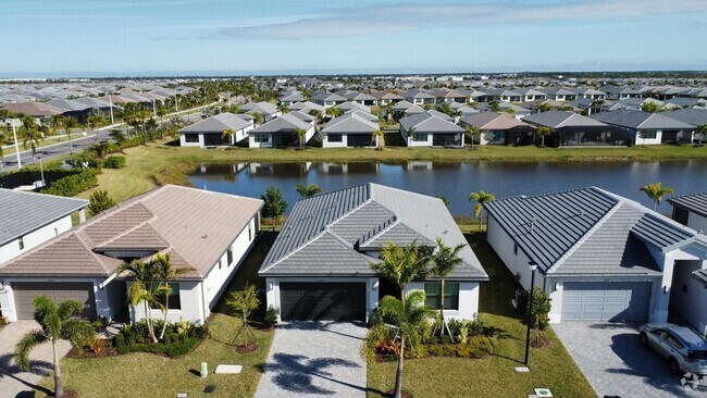 Building Photo - 12535 SW Blue Mangrove Pkwy Rental