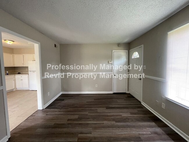 Charming 3 Bedroom Home! - Charming 3 Bedroom Home!