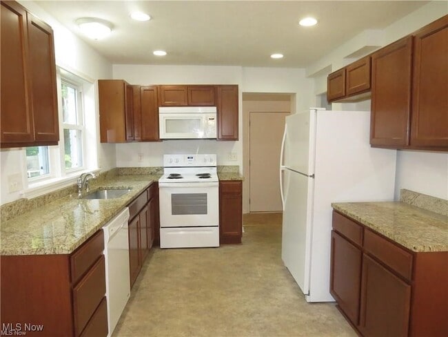 Photo - 6424 N Ridge Rd
