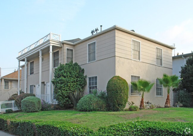 8824-8830 S Guthrie Ave