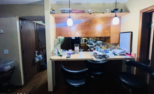 Photo - 302 Bernard Rd