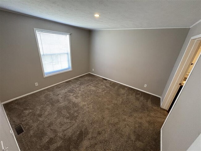 Photo - 78 Eisenhower St