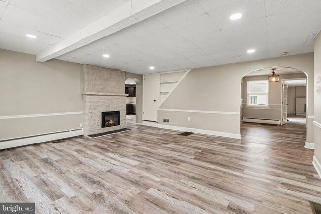 Photo - 5885 Avis Ln