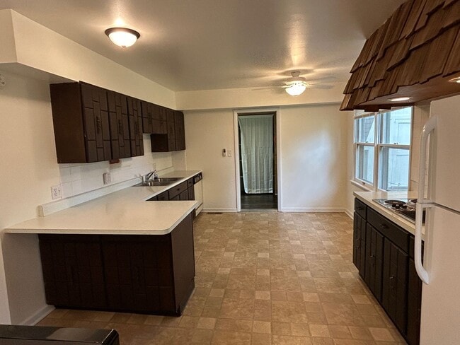 Photo - SPACIOUS 2 BEDROOM