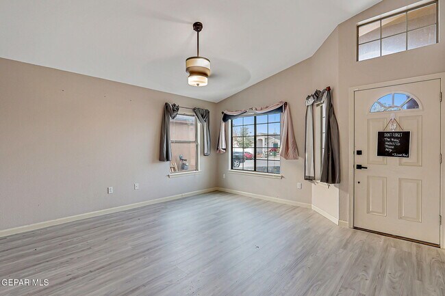 Photo - 14270 Gil Reyes Dr