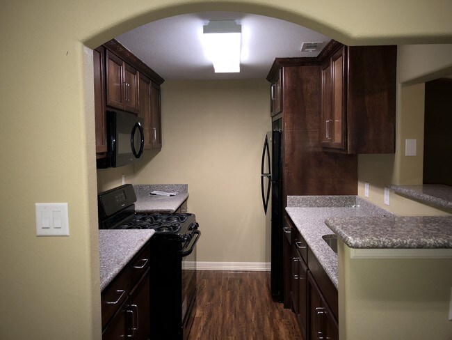 Kitchen - 4711 Averill St Unit B