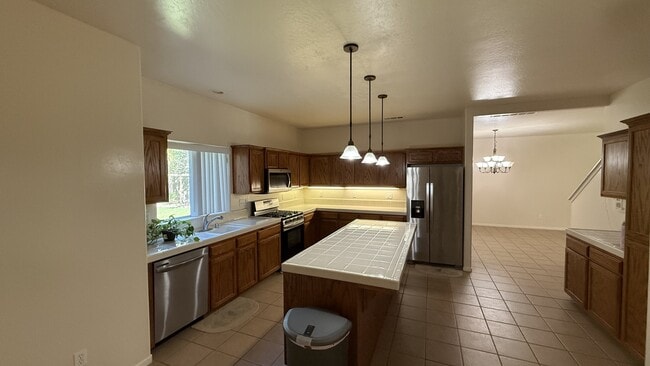 Photo - 142 W Reese Ave