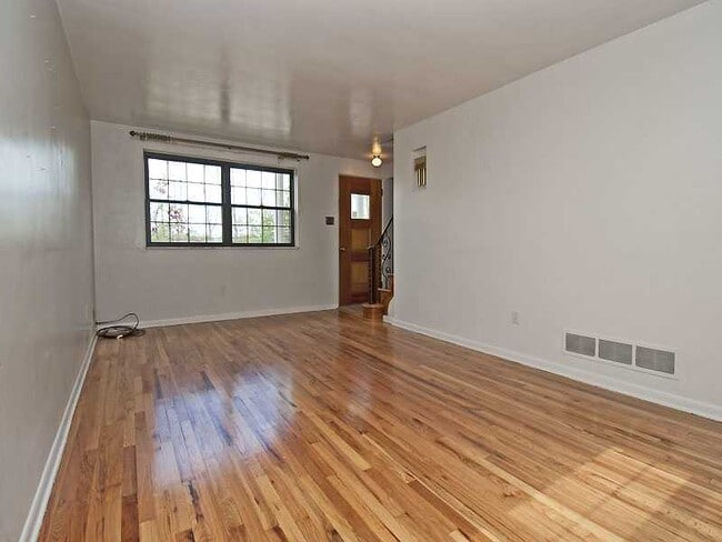 Living Room - 2557 Allender Avenue