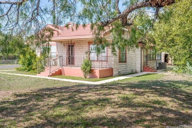 Photo - 2739 SE Loop 410 Acc Rd