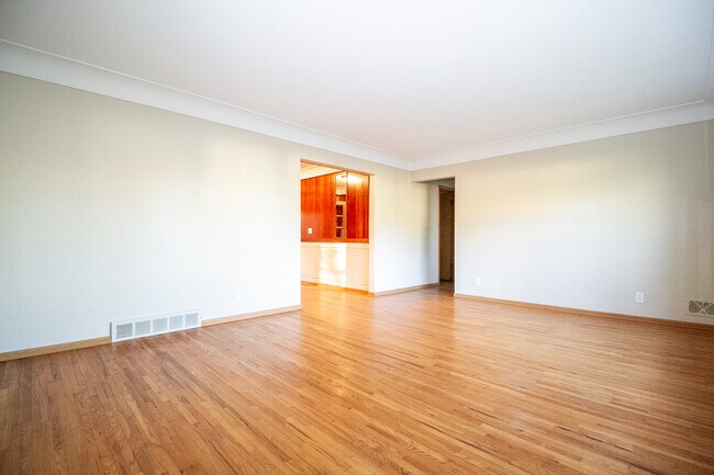 Photo - 5511 W Rowland Rd