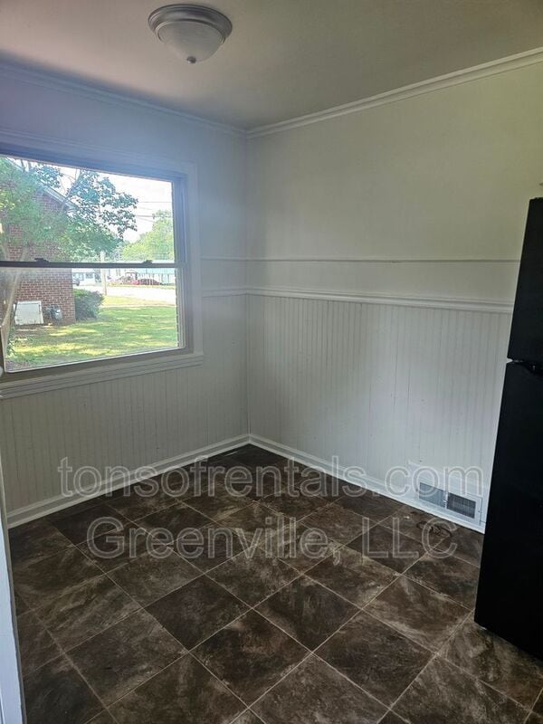 Photo - 213 Dr M.L.K. Dr