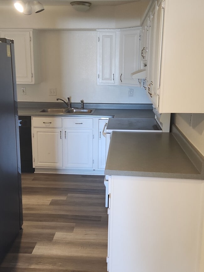 Photo - 184 Morgan Dr