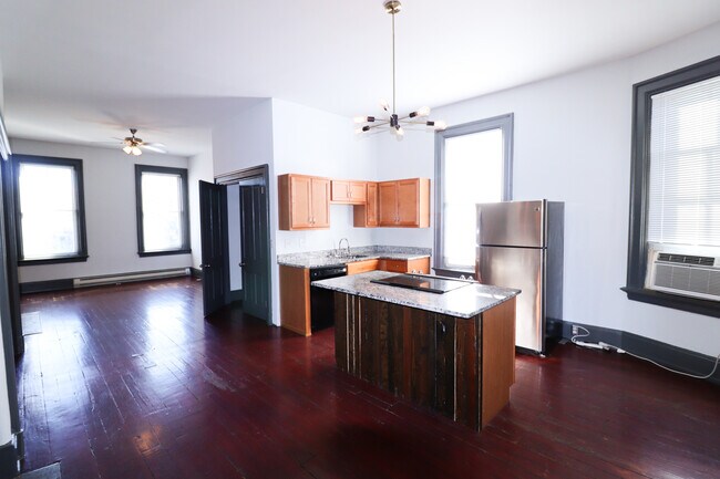 1531 Elm St