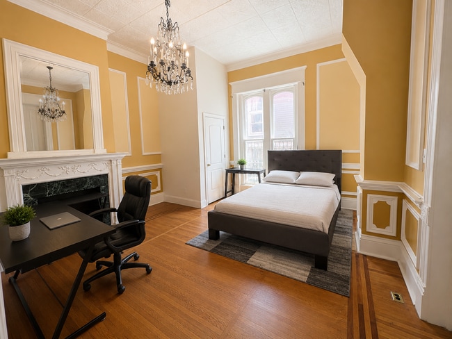 Photo - 1338 College St Unit 1