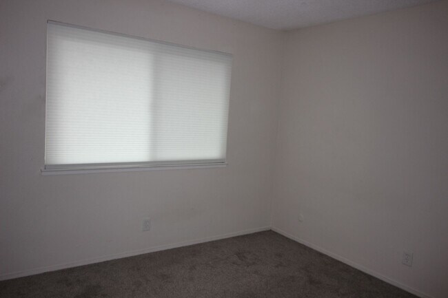 Photo - 2 Bedroom Condo For Rent