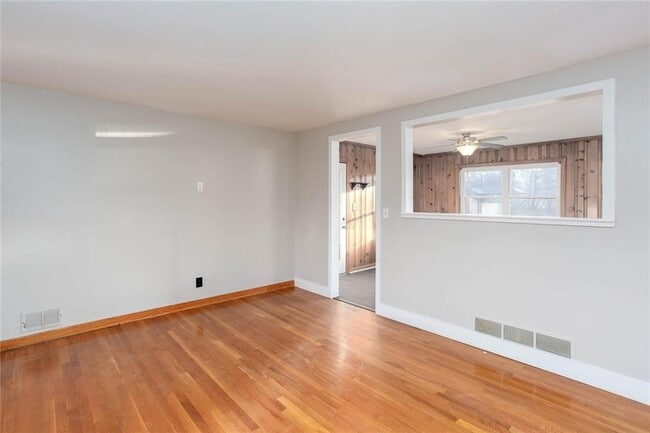 Photo - 2663 Hicks Rd