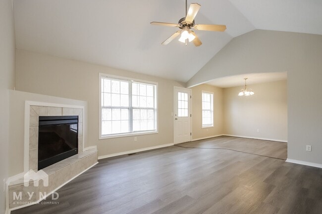 Photo - 413 Denton Cir