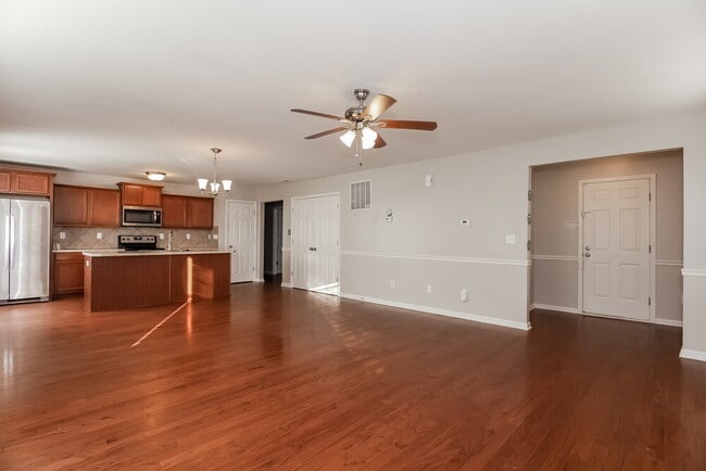 Photo - 1005 Joselynn Drive