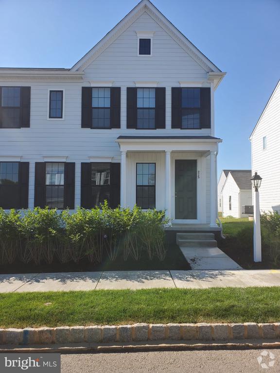 Building Photo - 215 Hoke Farm Way Rental