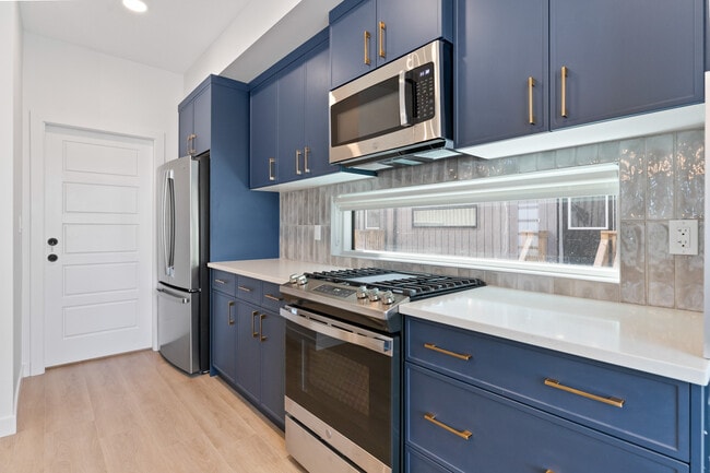 Photo - 8305-8387 87 St NW Unit MAIN 8305